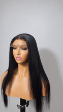 Load image into Gallery viewer, Kamari 20-inch wig with 5×5 HD closure – side view
